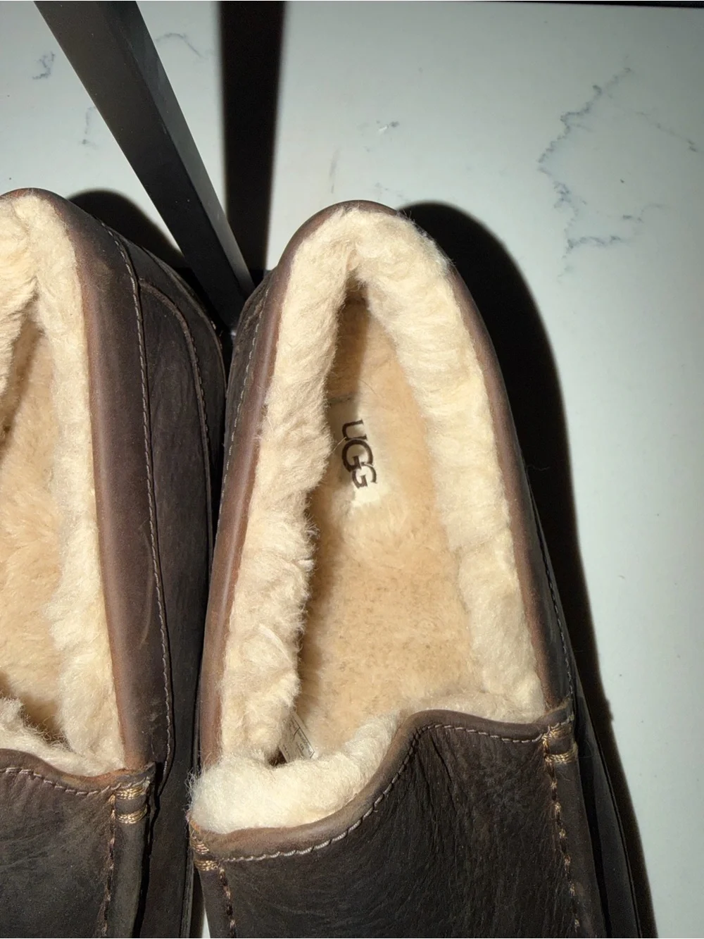 NEW UGG Men's Dark Brown Leather Shearling-Lined Slip-Ons